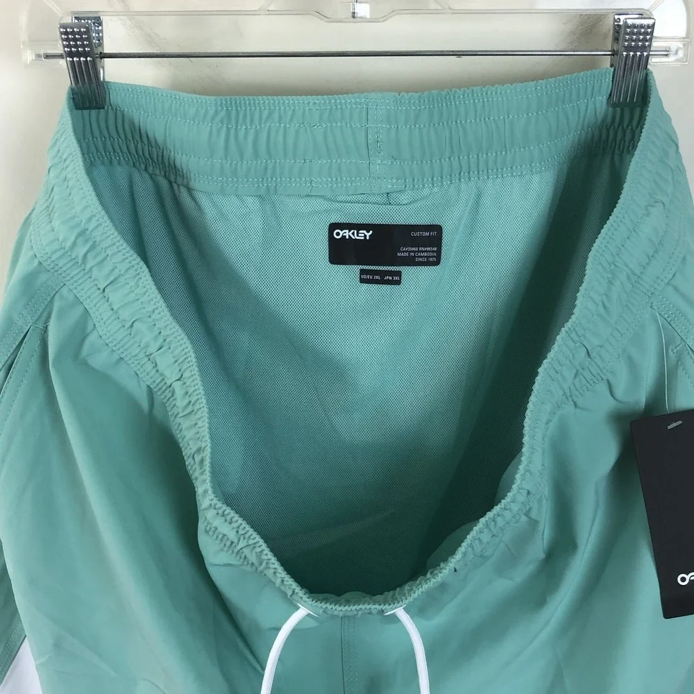 Oakley Beach Swimming Trunks Shorts Men's Sz 2XL Aqua Green Outdoors